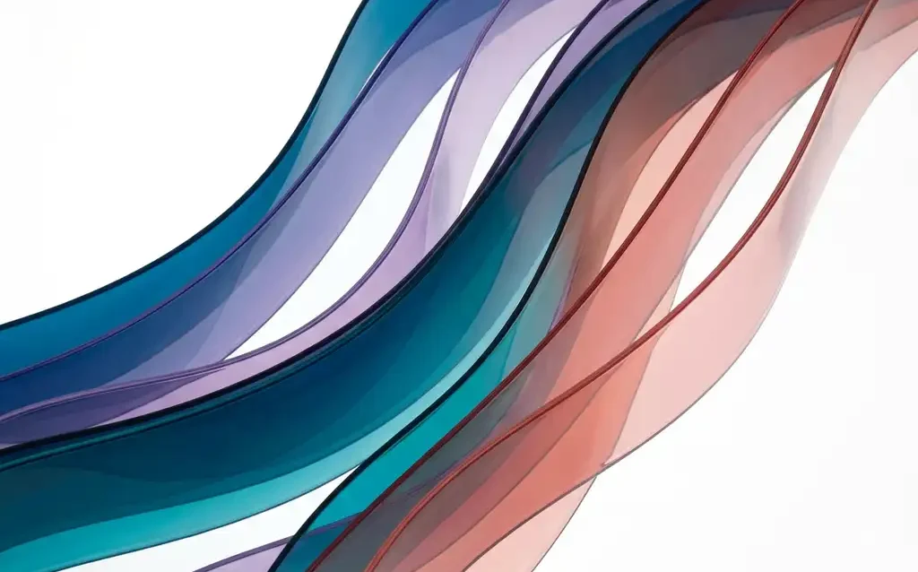 Vloeiende transparante linten in azuurblauw, violet en koraal met organische curves op witte achtergrond